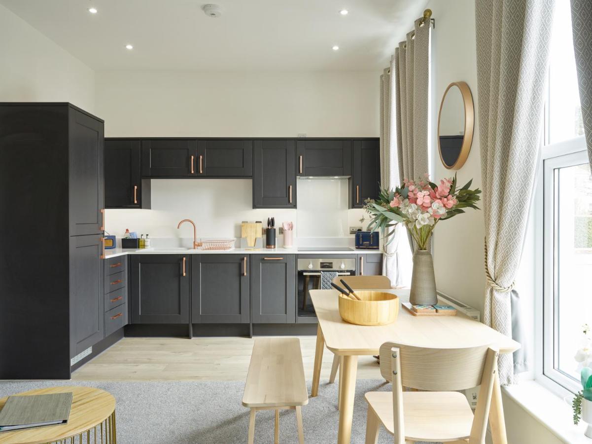 Curb Properties - Super 2 Bed Apartment 5 Min From Town Centre Cheltenham Luaran gambar