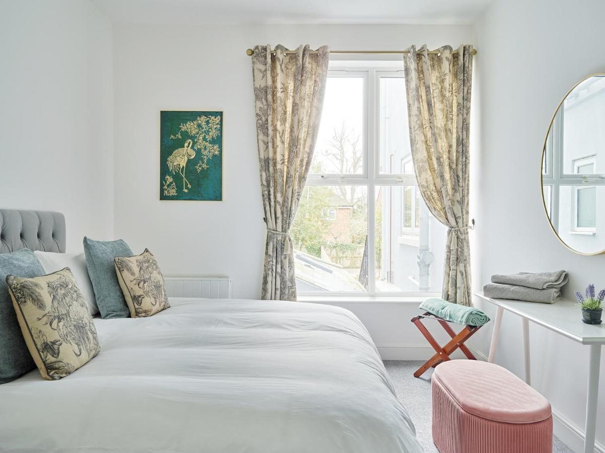 Curb Properties - Super 2 Bed Apartment 5 Min From Town Centre Cheltenham Luaran gambar
